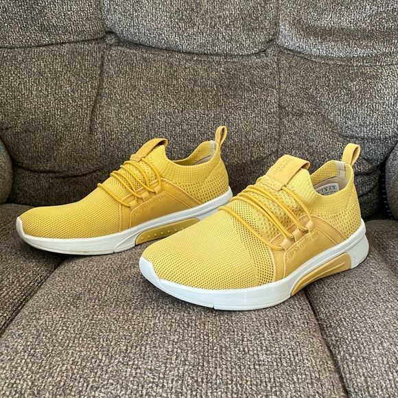 Mark Nason Sketchers - Picture 2 of 6